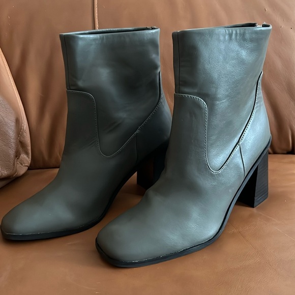 ⭐️DV Dolce Vita DV Dolce Vita Women's Milana Ankle Boot Size 8.5 - Picture 2 of 12